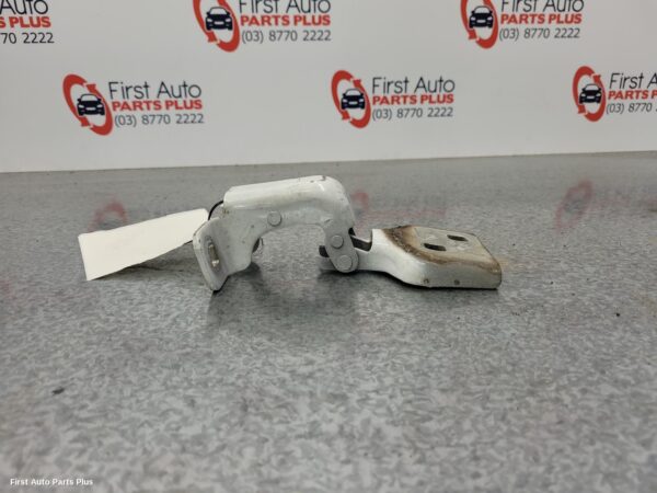 2016 RENAULT MASTER Door Hinge/Runner