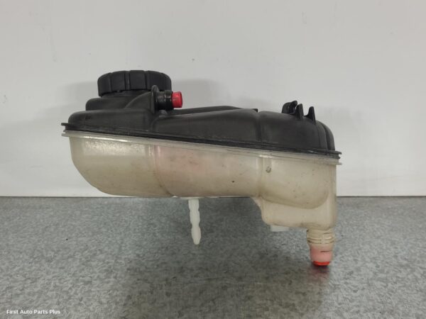 2016 MERCEDES VITO Overflow Bottle