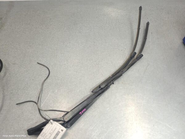 2019 MERCEDES SPRINTER Wiper Arm