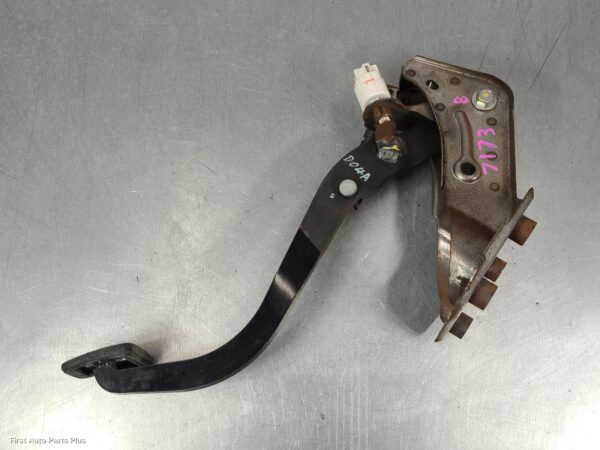 2006 TOYOTA HILUX Pedal Assembly