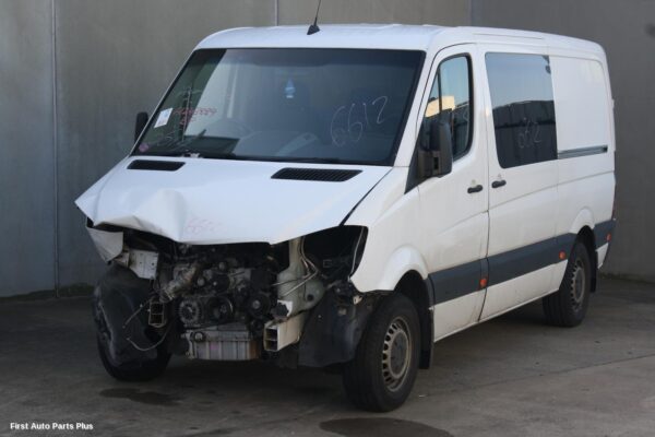 2017 MERCEDES SPRINTER Door Hinge/Runner