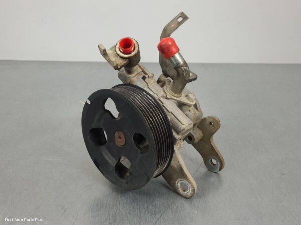 2018 NISSAN NAVARA Steering Pump
