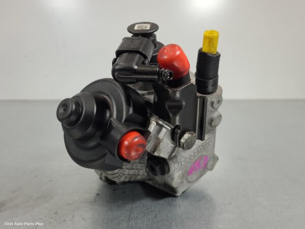2011 VOLKSWAGEN TRANSPORTER Injector Pump