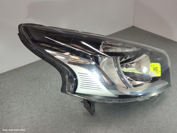 2017 RENAULT TRAFIC Right Headlamp