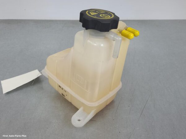 2019 HOLDEN COLORADO Overflow Bottle