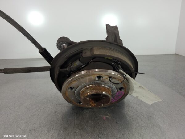 2021 MERCEDES VITO Right Rear Hub Assembly
