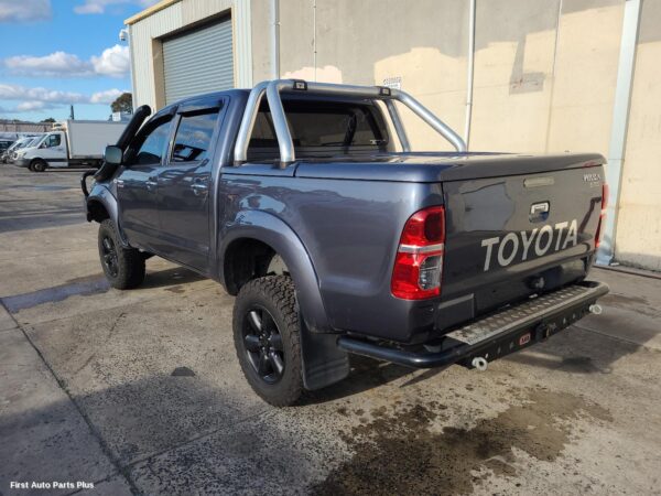 2010 TOYOTA HILUX Left Rear Door/Sliding