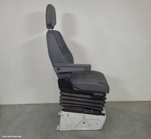 2005 MERCEDES SPRINTER Front Seat