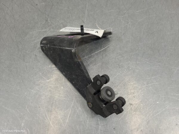 2021 RENAULT TRAFIC Door Hinge/Runner