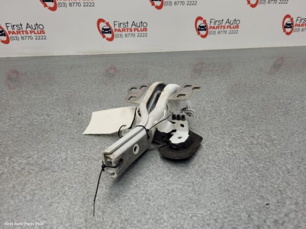 2018 MERCEDES VITO Bonnet Hinge/Strut