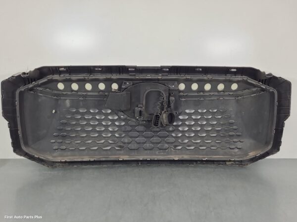2023 LDV DELIVER 9 Grille