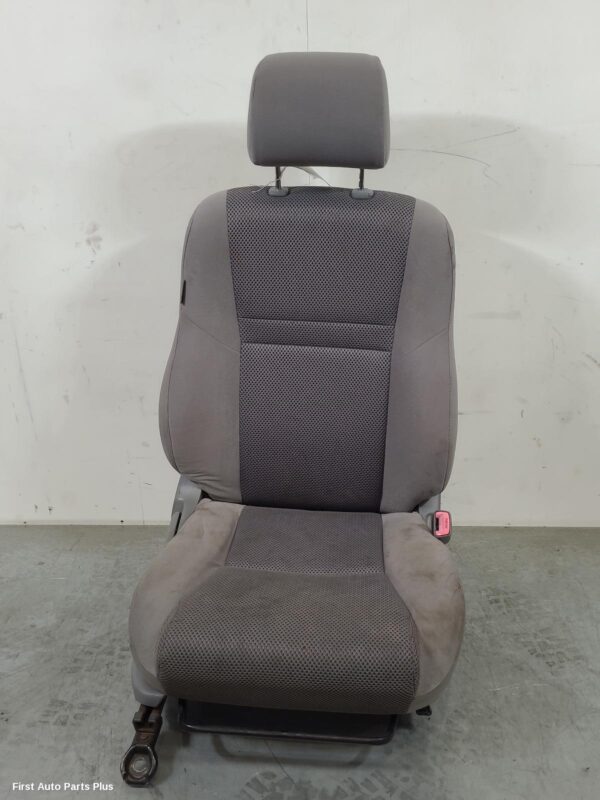 2011 TOYOTA HILUX Front Seat
