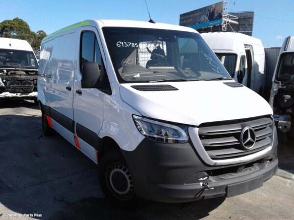 2019 MERCEDES SPRINTER Overflow Bottle
