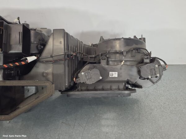 2016 MERCEDES VITO Heater Core/Box