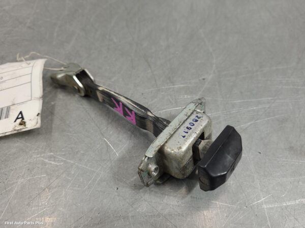 2017 MITSUBISHI TRITON Door Hinge/Runner