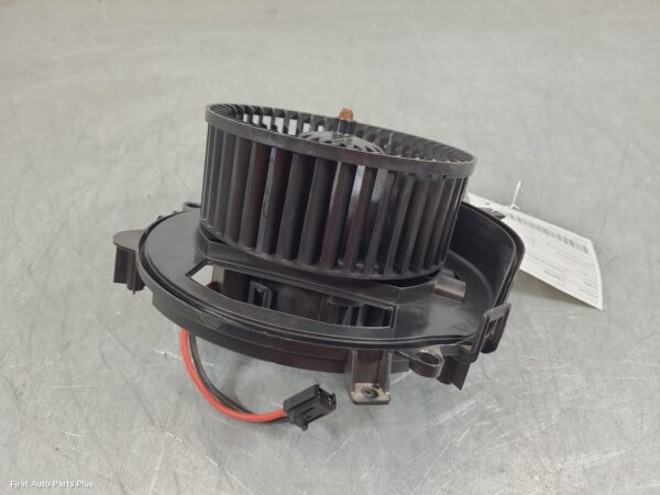 2020 VOLKSWAGEN CRAFTER Heater Fan Motor