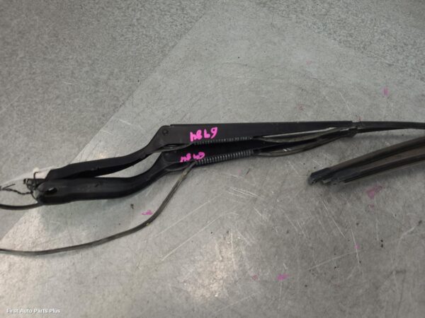 2013 VOLKSWAGEN CRAFTER Wiper Arm
