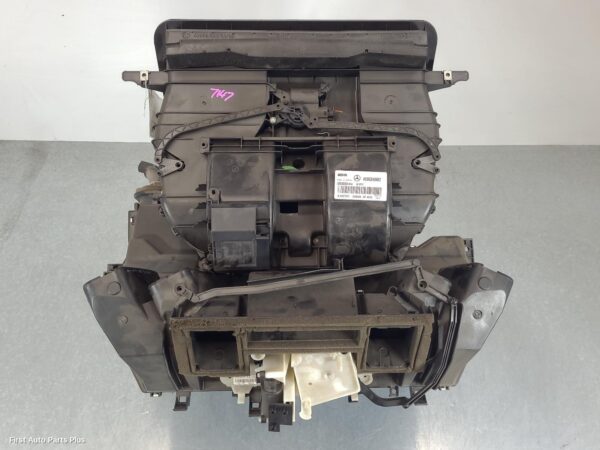 2013 MERCEDES VITO Heater Core/Box