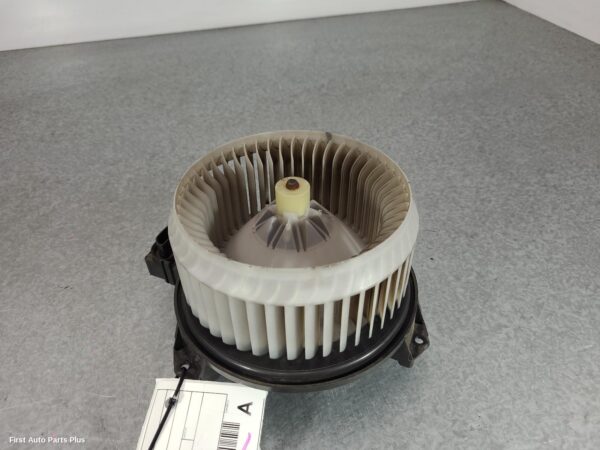 2012 TOYOTA HILUX Heater Fan Motor