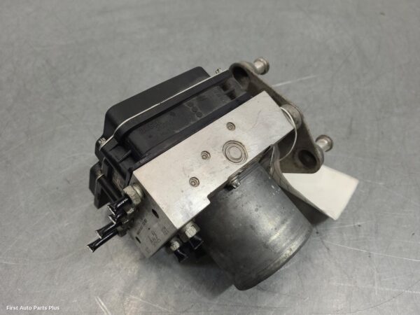 2014 MERCEDES VITO Abs Pump/Modulator