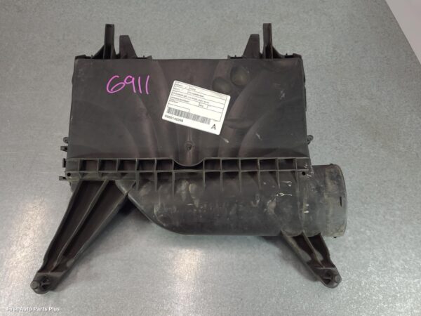 2013 MERCEDES VIANO Air Cleaner/Box