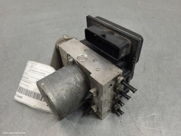 2014 MERCEDES VITO Abs Pump/Modulator