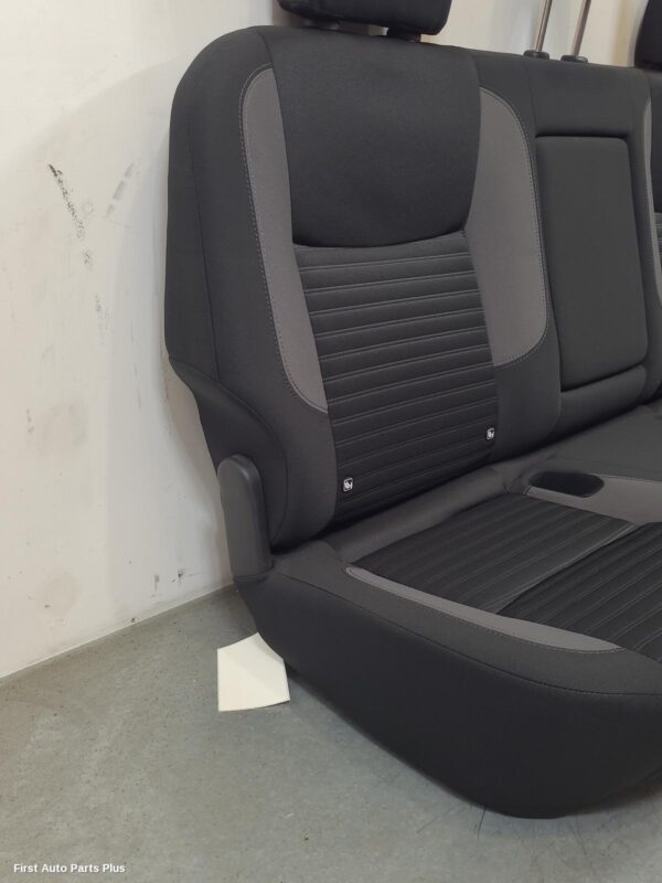 2021 NISSAN NAVARA 2nd Seat (Rear Seat)