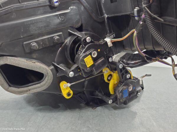 2017 FORD EVEREST Heater Core/Box