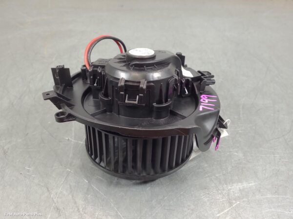 2020 VOLKSWAGEN CRAFTER Heater Fan Motor