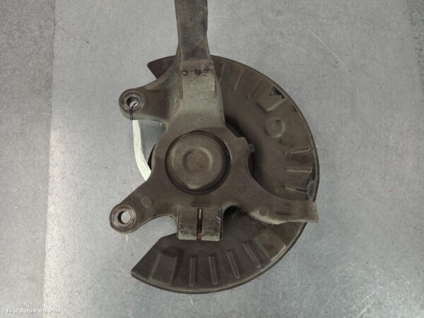 2014 MERCEDES VITO Left Front Hub Assembly