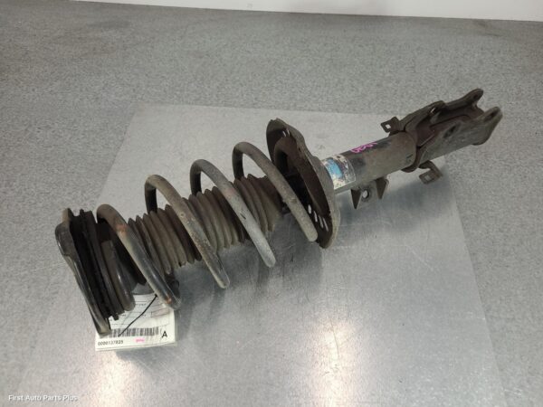 2012 MERCEDES VITO Right Front Strut