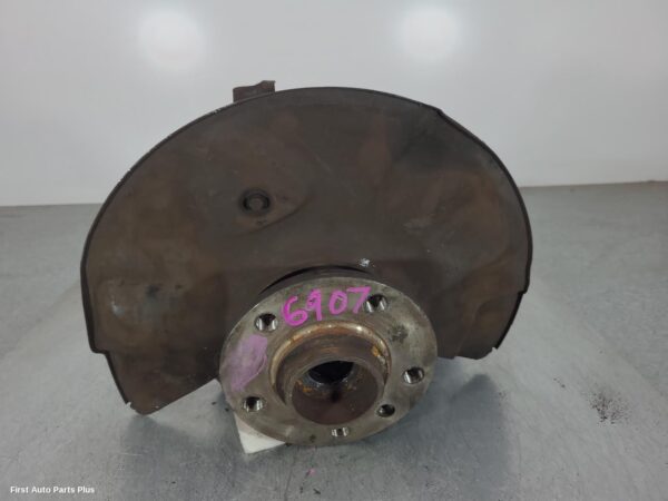 2011 VOLKSWAGEN TRANSPORTER Right Front Hub Assembly