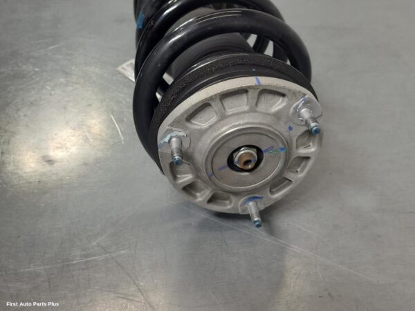 2023 LDV DELIVER 9 Right Front Strut