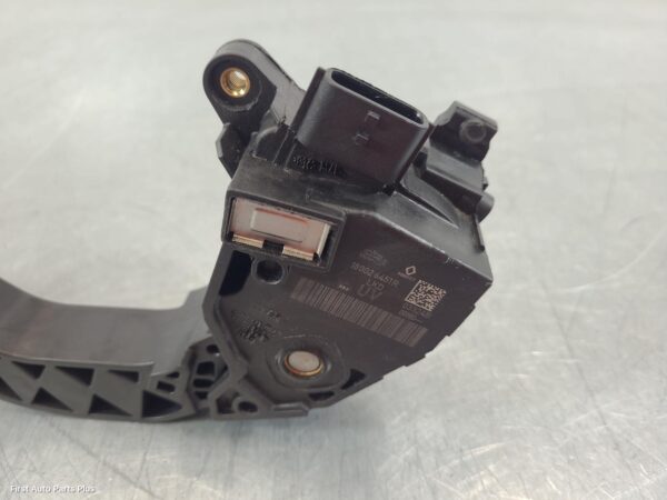 2024 RENAULT TRAFIC Pedal Assembly