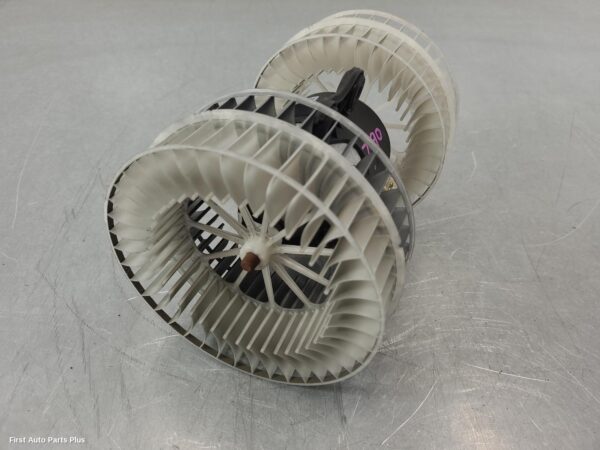 2012 MERCEDES VITO Heater Fan Motor