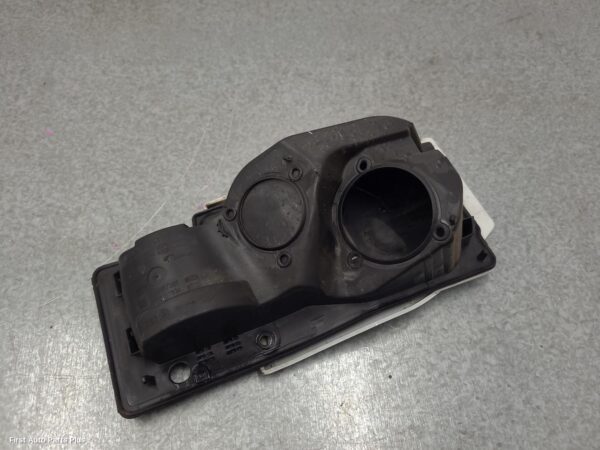 2016 RENAULT TRAFIC Fuel Door / Filler