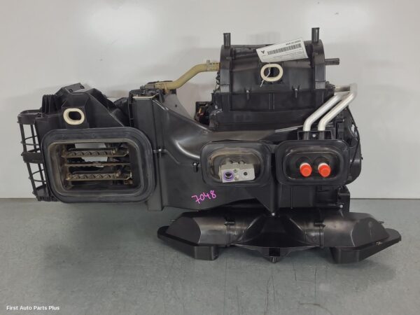 2016 MERCEDES VITO Heater Core/Box