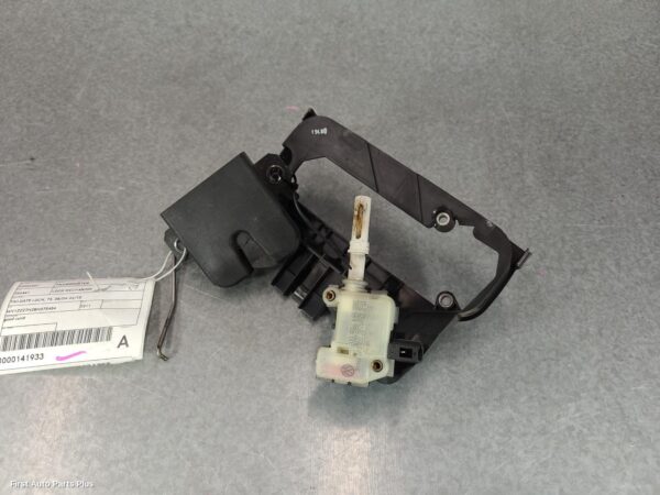 2011 VOLKSWAGEN TRANSPORTER Door/Boot/Gate Lock