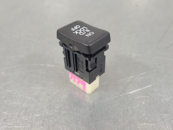 2017 MITSUBISHI TRITON Misc Switch/Relay