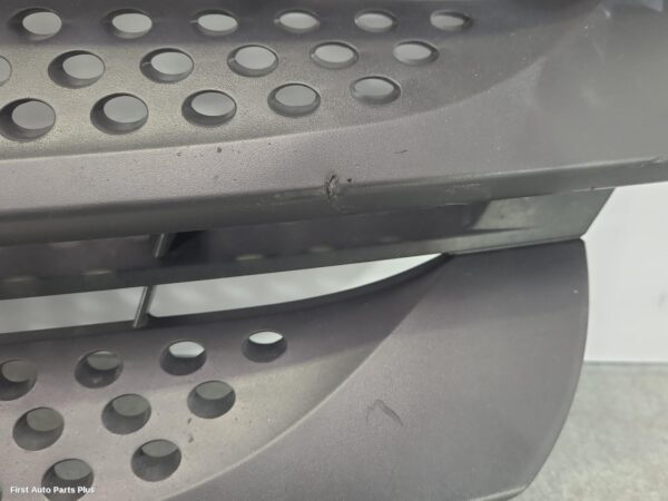 2016 MERCEDES VITO Grille