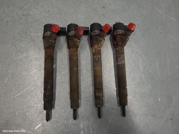 2001 MERCEDES VITO Fuel Injector