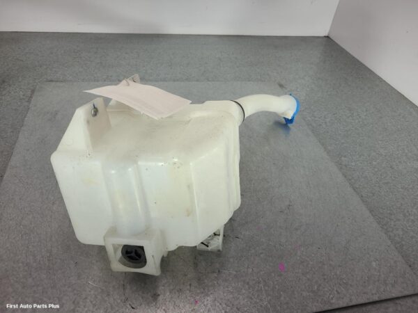 2023 LDV DELIVER 9 Washer Bottle