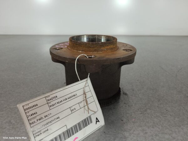 2015 RENAULT MASTER Right Rear Hub Assembly