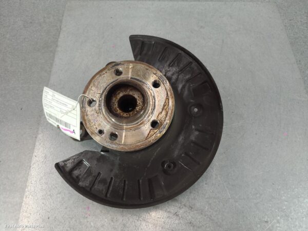 2014 MERCEDES VITO Right Front Hub Assembly