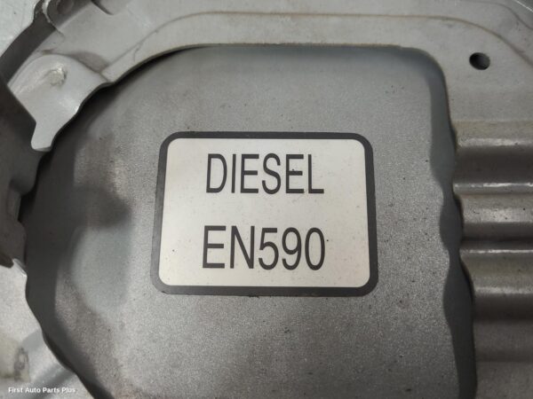 2016 MITSUBISHI TRITON Fuel Door / Filler