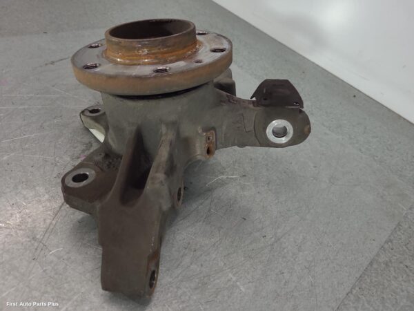 2013 VOLKSWAGEN CRAFTER Left Front Hub Assembly