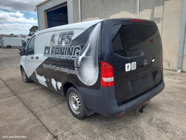 2017 MERCEDES VITO Intercooler