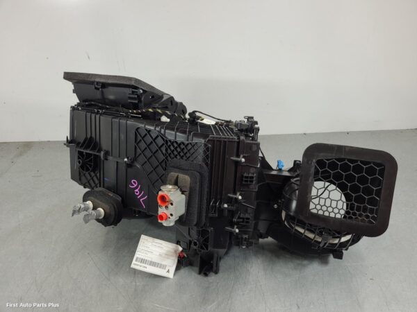 2021 VOLKSWAGEN TRANSPORTER Heater Core/Box