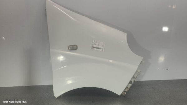 2014 RENAULT TRAFIC Right Guard