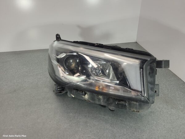 2022 LDV DELIVER 9 Right Headlamp